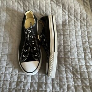Youth converse all star size 2 like new
